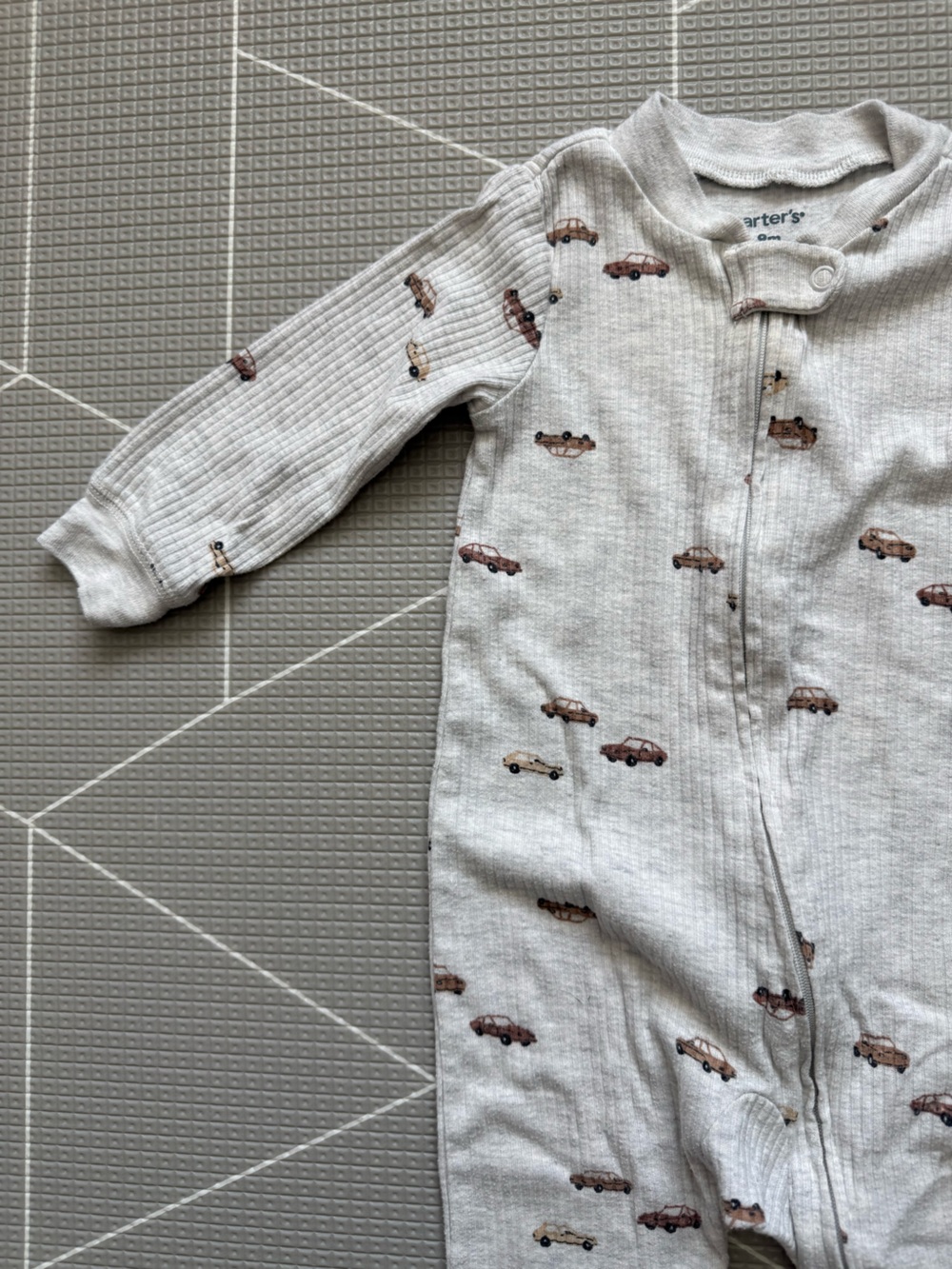 Carter's|Baby boy gray Ribbed long sleeve footies pajamas,ditsy car print in 9M•